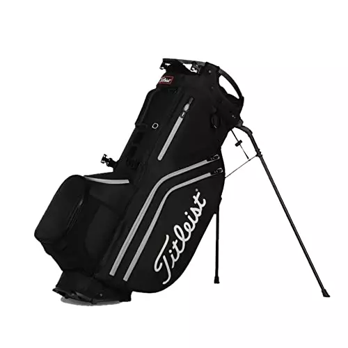 The Titleist Players 4 Stand Bag is the perfect golf bag for those walking or riding, providing incredible protection and a balanced weight with its double strap design.