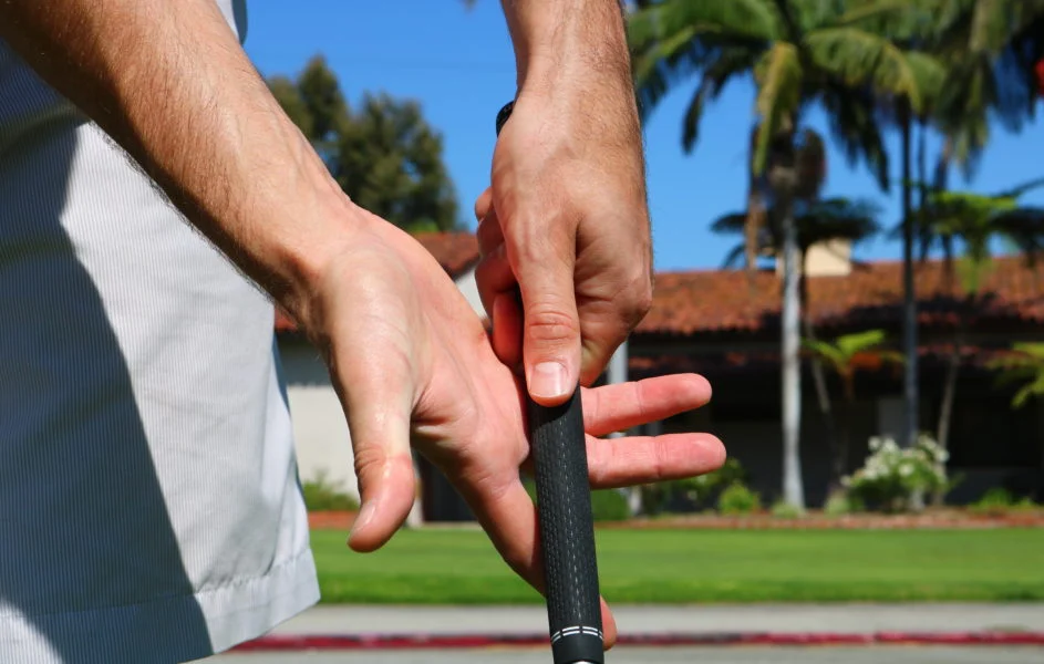 How to Properly Hold and Grip a Golf Club